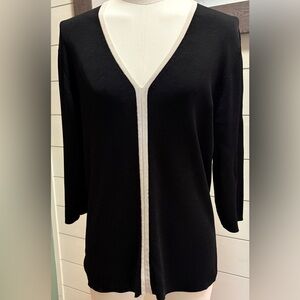 Evelyn Black Rayon/Nylon/Spandex Blend V-Neck Top w White Accent 3/4 Sleeves